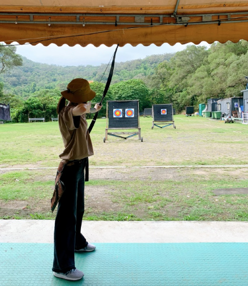 柯佳嬿打發閑暇學射箭,直呼「真的想拍戲了」