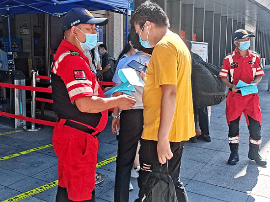 afbfdb74170b42a9b2ee1aa679dd4129-1