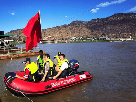 d03cbfff5bcc4e3eb263109358209809-1