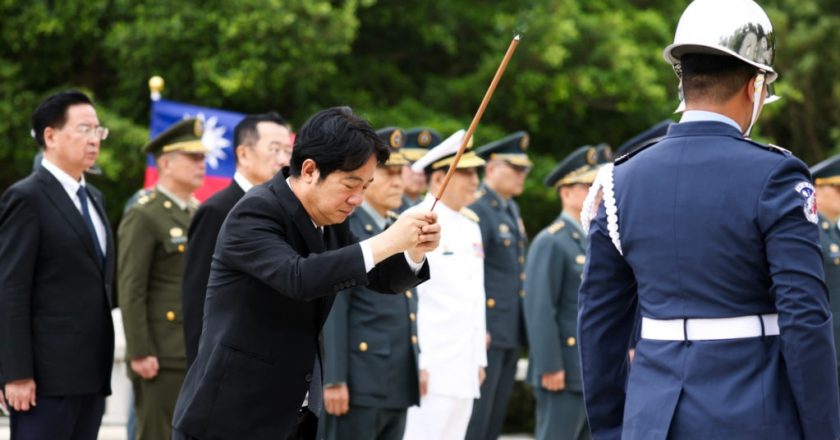 中国斥赖清德不纪念“光复节”意图建构台独史观，学者：台湾主权未定有自己多元史观