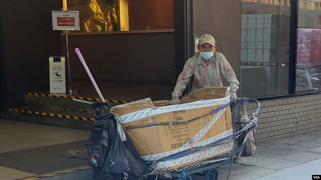 香港贫穷长者人数超过58万,较2019年急增42.9%。(美国之音)