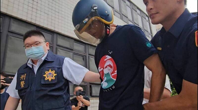 谢姓男子当街杀妻被逮落网。(记者徐圣伦翻摄) 谢姓男子当街杀妻被逮落网。(记者徐圣伦翻摄)