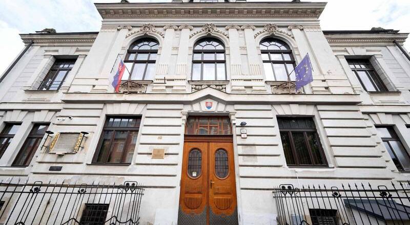 斯洛伐克總理槍擊案兇嫌今審判 可能面臨終身監禁