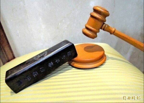 养老鼠咬布袋！食品大厂送货员侵占货款153万多元 判刑1年4月