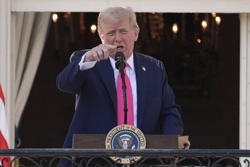 美国最高法8日推翻下级法院禁令,允许川普总统以行政命令继续推动联邦政府的大规模裁员与重组计划。(美联社) 美国最高法8日推翻下级法院禁令,允许川普总统以行政命令继续推动联邦政府的大规模裁员与重组计划。(美联社)