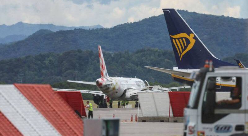 可怕！義大利米蘭機場 驚傳男子被吸入飛機引擎致死