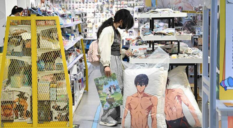 耽美作家人人自危!中国严打同志文学作品 作者面临罚款监禁