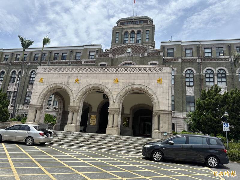 惩戒法院判处陈员降休职一年，仍可上诉。（记者吴升儒摄）