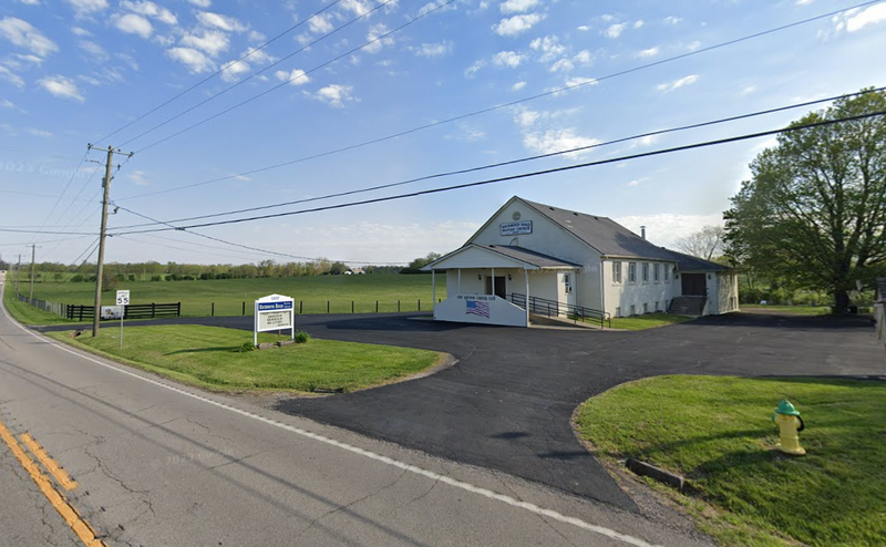 美国肯塔基州警方证实,1名枪手周日在机场附近被拦停后,射伤了1名州警,随后逃往1间教堂(见图)杀害了2名女性。(图撷自Google地图) 美国肯塔基州警方证实,1名枪手周日在机场附近被拦停后,射伤了1名州警,随后逃往1间教堂(见图)杀害了2名女性。(图撷自Google地图)