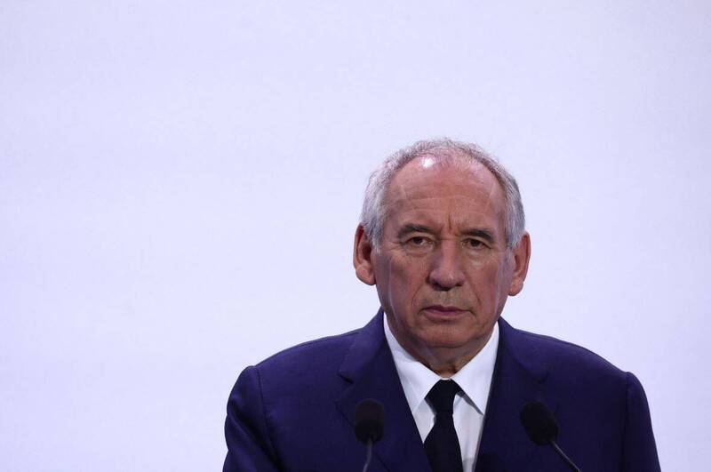 法国总理白胡提议取消2日的公共假期。（路透）
