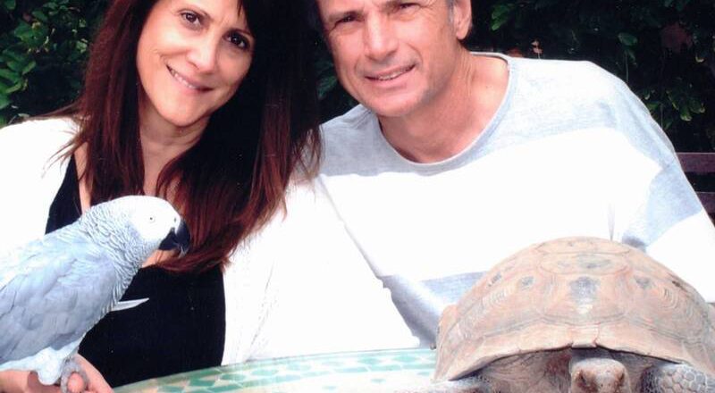 《美国偶像》音乐总监和丈夫 惊传在豪宅内遭枪杀