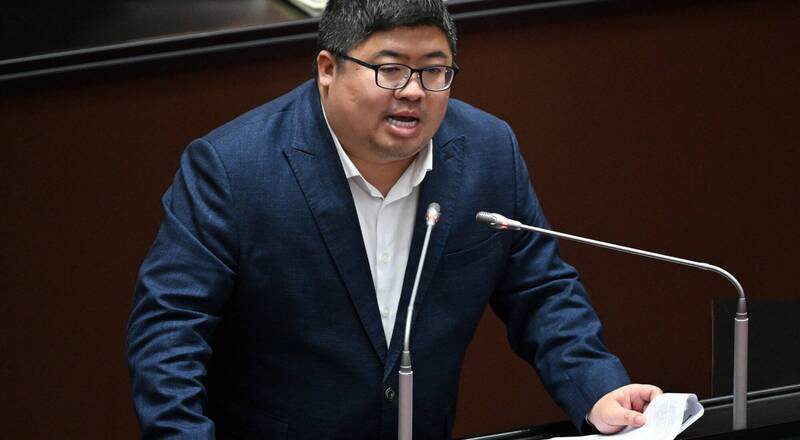 纏訟9年！蔡易余批翁重鈞家族壟斷軍糧 挨告求償確定免賠