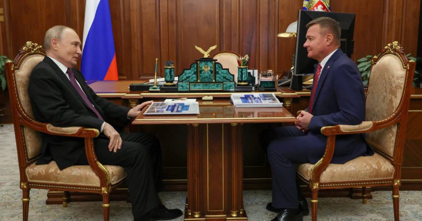 俄烏無人機對轟 澤倫斯基喊增產 俄交長離奇自戕亡…