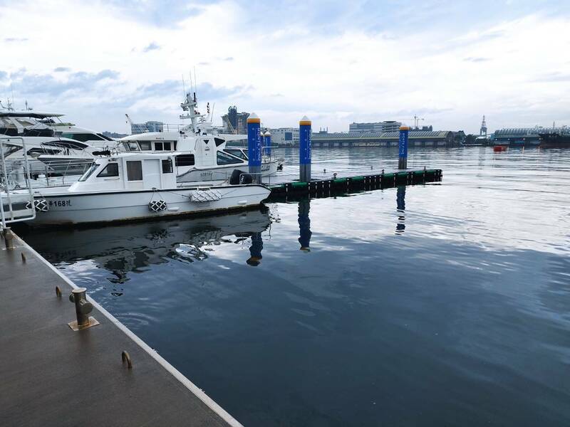 高雄港海域不到6小时发现2浮尸。图为其中的22号游艇码头。(读者提供) 高雄港海域不到6小时发现2浮尸。图为其中的22号游艇码头。(读者提供)