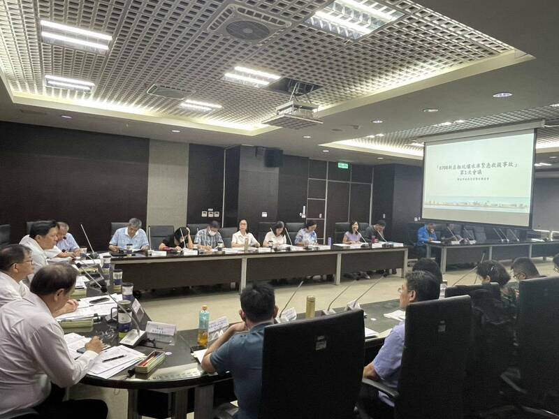 新北市政府针对0708新店粗坑坝水域救援事故,召开灾害调查会。(记者吴仁捷翻摄) 新北市政府针对0708新店粗坑坝水域救援事故,召开灾害调查会。(记者吴仁捷翻摄)