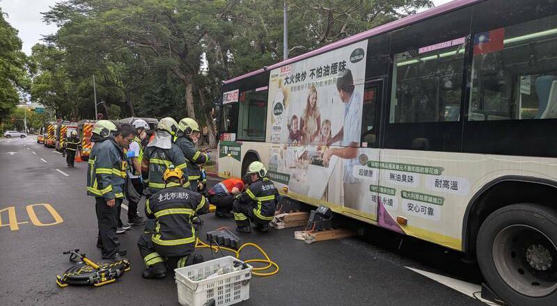公車轉彎輾死乳癌權威 欣欣客運坦言駕駛違規致歉