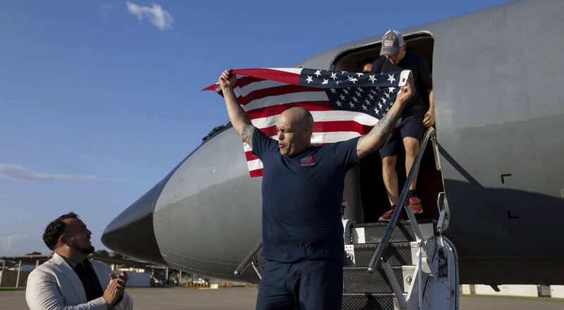 美同意换囚 252名遭驱逐委内瑞拉人自萨尔瓦多监狱返家