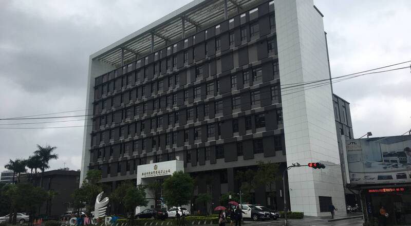 醉男樓梯間露鳥嚇到2返家幼童 汐止警調監視器逮人送辦