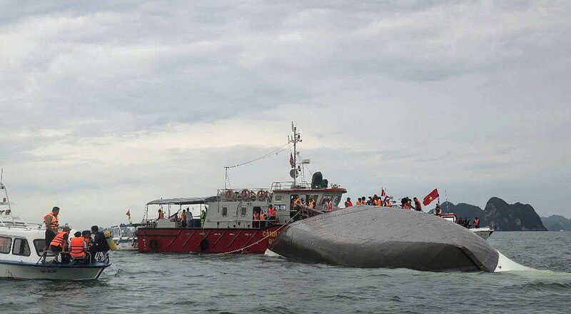 越南下龙湾暴雨游艇翻覆！至少34死多人失踪