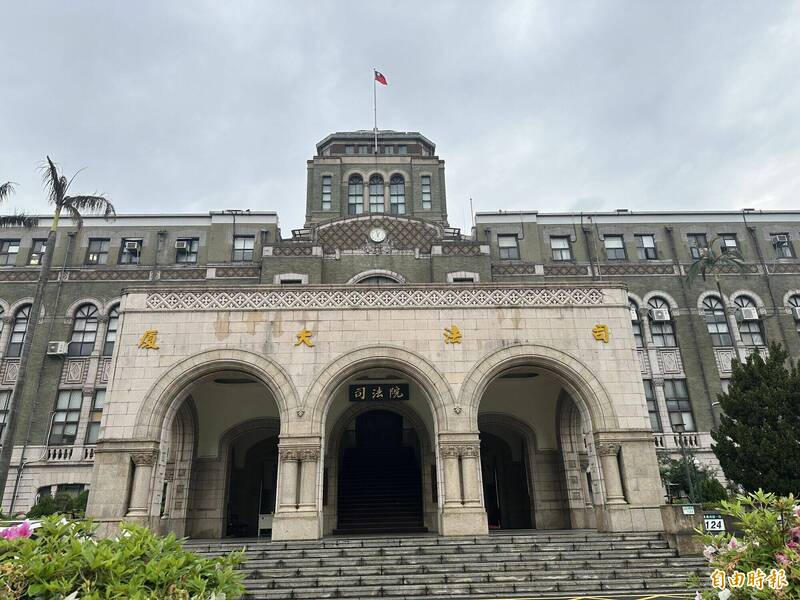 惩戒法院认为,2人行为严重损及警察机关信誉、形象,判降一级改叙。(记者吴升儒摄) 惩戒法院认为,2人行为严重损及警察机关信誉、形象,判降一级改叙。(记者吴升儒摄)