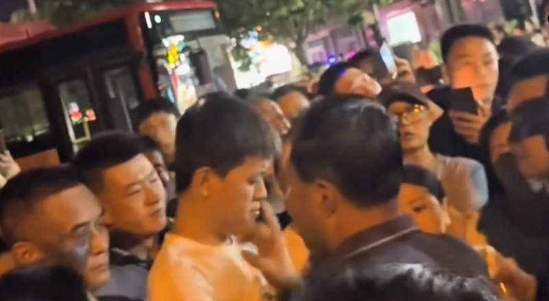 甘肅幼兒園247童鉛中毒！官方竄改檢測結果 家長抗議遭暴力維穩！