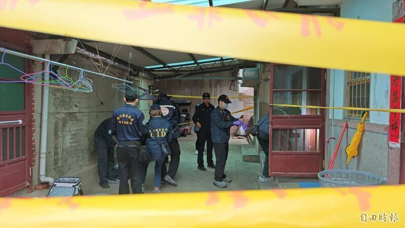 发生在今年2月的大村情杀案,警方到案发地点采证。(资料照) 发生在今年2月的大村情杀案,警方到案发地点采证。(资料照)