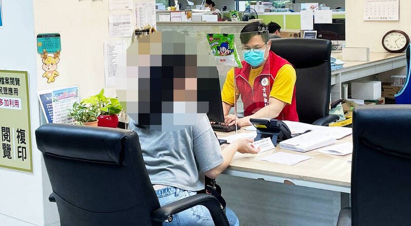 攜超量捲煙與雪茄回台挨罰  女「股票遭凍結」秒繳清罰鍰