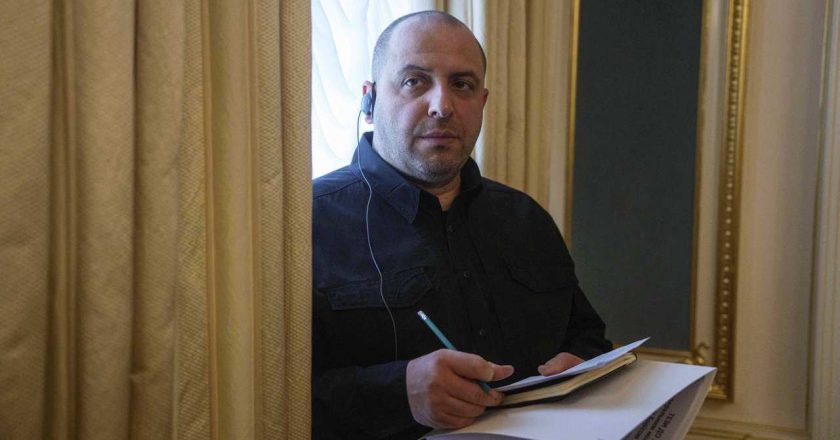 俄乌第3轮和谈23日登场 乌克兰前防长率团与会