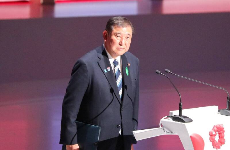 日本首相石破茂虽然一再重申继续留任的态度，但他「迟早下台」的气氛已在日本政坛蔓延，即使他坚持不走，也将变成跛脚鸭。（中央社）