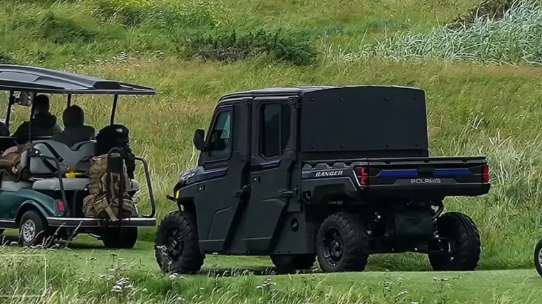 美国特勤局近日推出一款专为保护川普总统在户外打球设计的装甲车，并命名为「高尔夫一号」（Golf Force One）。（YouTube影片撷图）