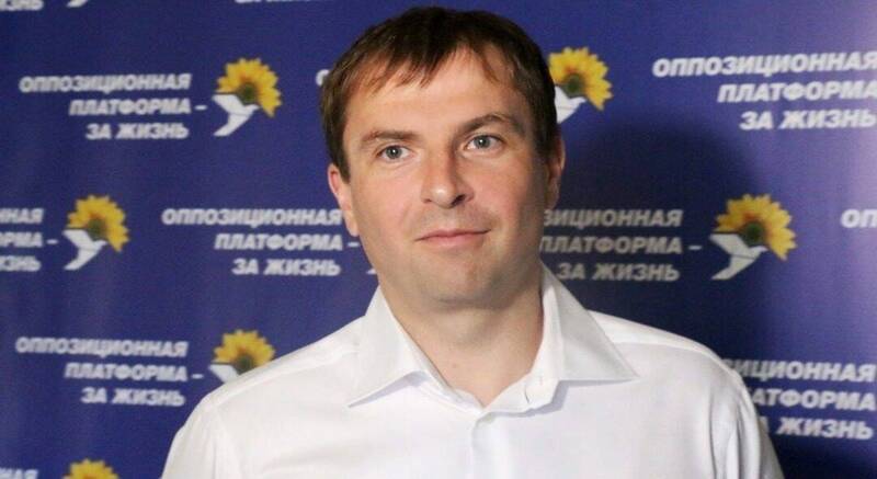 乌克兰国会议员赫里斯滕科(Fedor Khrystynenko)被乌克兰国家安全局指控为俄罗斯联邦安全局(FSB)的高阶间谍,并利用其影响力渗透国家反贪局。(取自赫里斯滕科脸书专页) 乌克兰国会议员赫里斯滕科(Fedor Khrystynenko)被乌克兰国家安全局指控为俄罗斯联邦安全局(FSB)的高阶间谍,并利用其影响力渗透国家反贪局。(取自赫里斯滕科脸书专页)