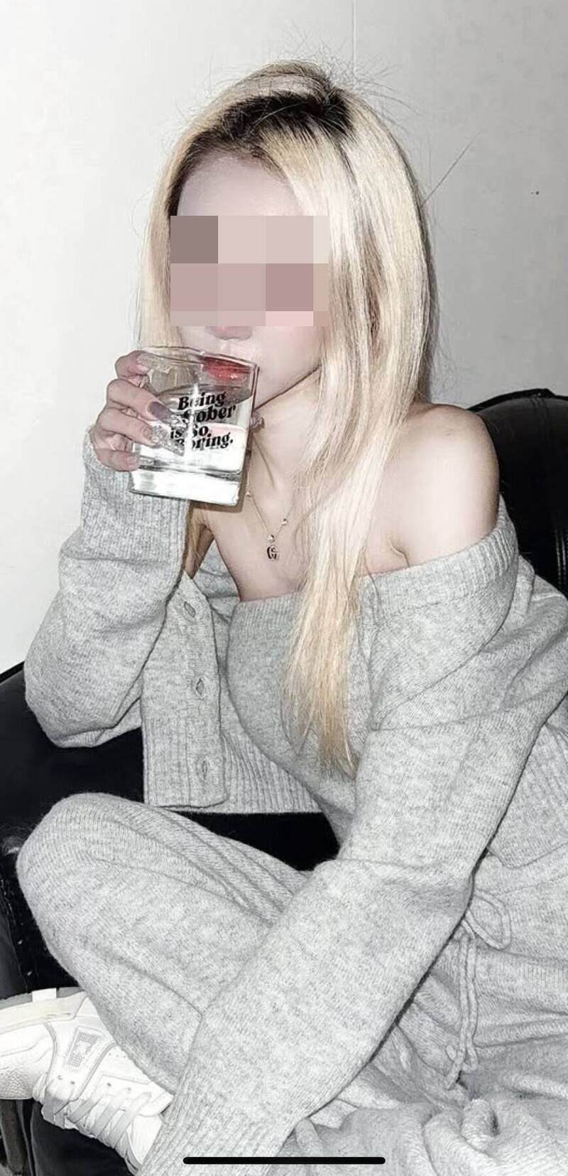 夜店女公关遭凶嫌刘柏葳割颈身亡。(记者邱俊福翻摄自IG) 夜店女公关遭凶嫌刘柏葳割颈身亡。(记者邱俊福翻摄自IG)