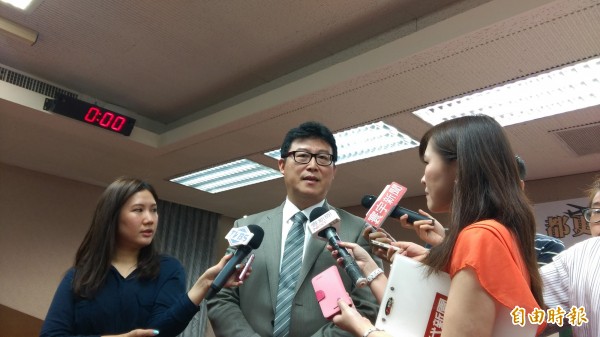 民进党立委姚文智呼吁在特赦前总统陈水扁前，相关人等应保持低调。（记者陈钰馥摄）