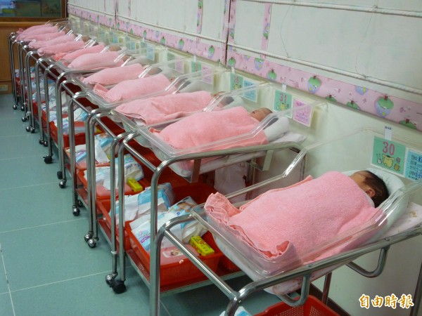 健署日前公布国内出生性别比达到失衡的1.083,也就是每100名女婴诞生,就有108名男婴报到。(资料照,记者廖雪茹摄) 健署日前公布国内出生性别比达到失衡的1.083,也就是每100名女婴诞生,就有108名男婴报到。(资料照,记者廖雪茹摄)