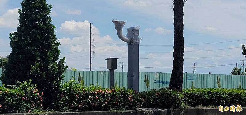 屏东县新增了不少测速、闯红灯照相杆。(记者叶永骞摄) 屏东县新增了不少测速、闯红灯照相杆。(记者叶永骞摄)