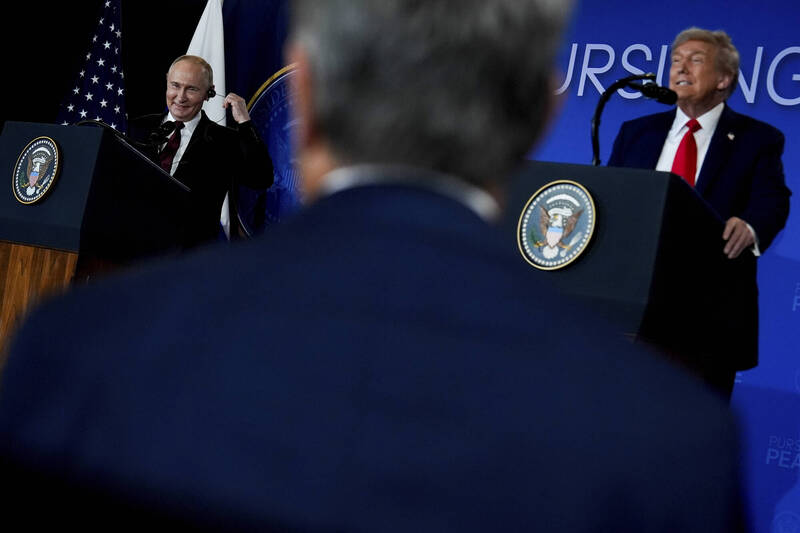 美国总统川普、俄罗斯总统普廷在美国阿拉斯加「双普会」,但未达成结束俄乌战争协议。(美联) 美国总统川普、俄罗斯总统普廷在美国阿拉斯加「双普会」,但未达成结束俄乌战争协议。(美联)