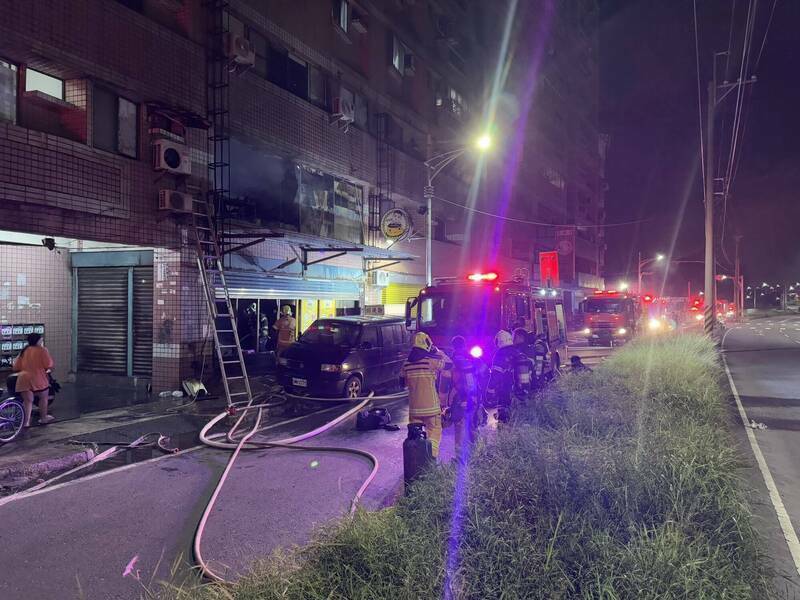 林园区中门路大楼火警，造成3死。（民众提供）