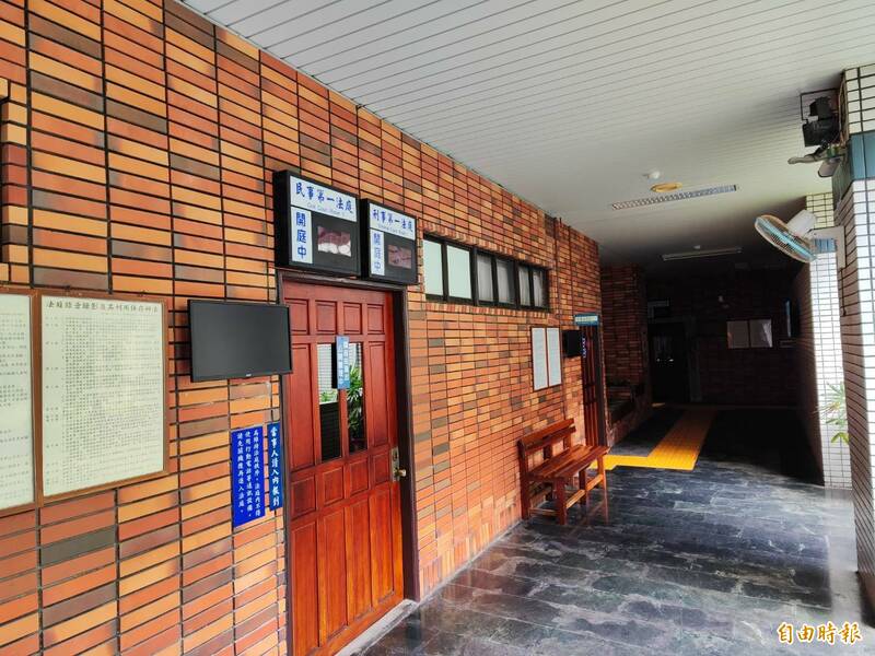 礼仪业施姓负责人涉嫌印制仟元假钞,被高雄高分院重判。(记者鲍建信摄) 礼仪业施姓负责人涉嫌印制仟元假钞,被高雄高分院重判。(记者鲍建信摄)