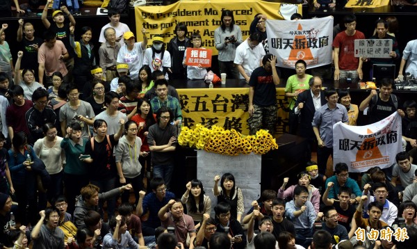 即使行政院撤告，318学运人士的公诉案仍在审理中。（资料照，记者林正堃摄）