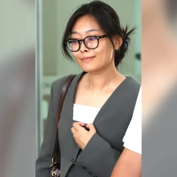 银行职员遭骗10万元 泄千人资料给“公安”