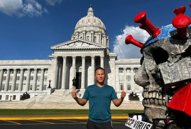 在恐懼中誕生，在抗爭中覺醒