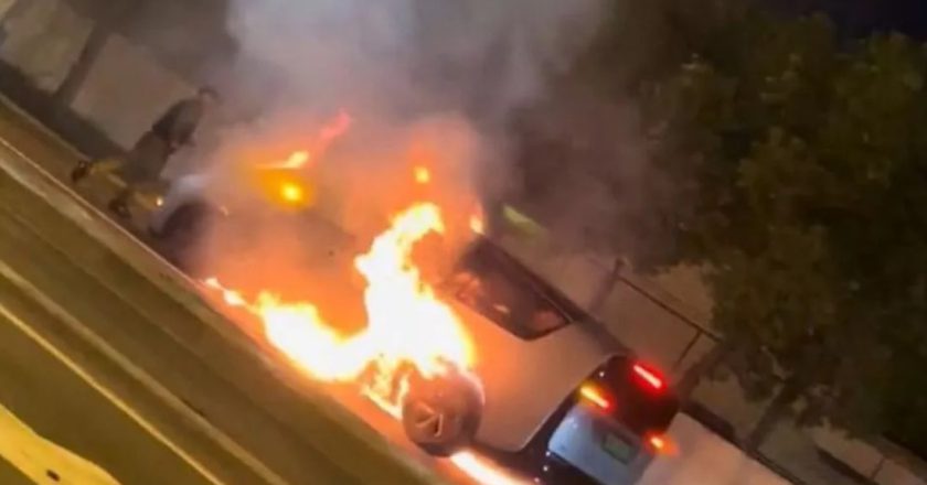 上海理想Mega行駛中突發自燃 現場火勢迅猛 僅剩車架