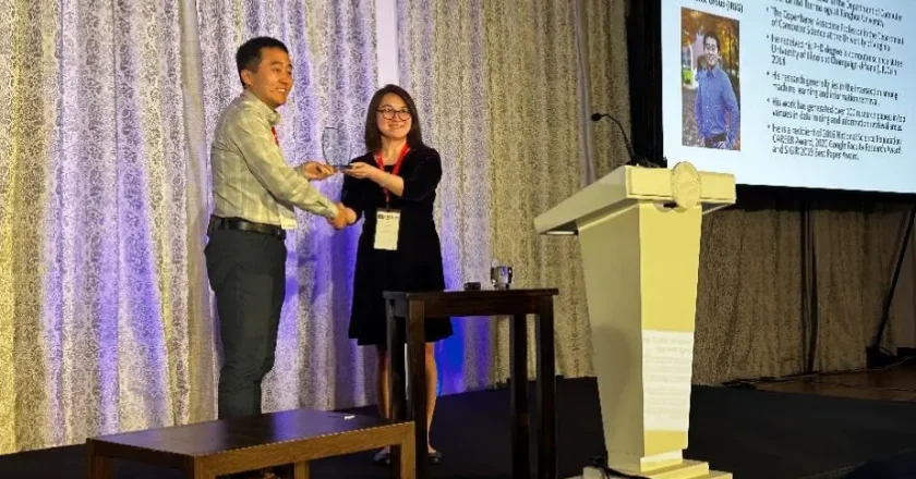 辭去美國終身教職   他回到清華