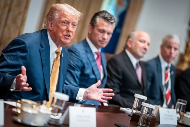 特朗普私下重點討論的不是毒品 而是馬杜羅的命運和石油