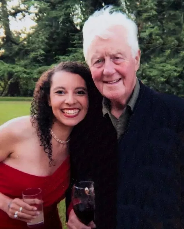 b96f0883a358285614278e9c13d5831f