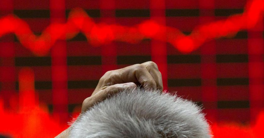 趁A股高热行情 上市公司提前「报忧」发布预亏、风险提示