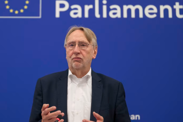 刚刚！欧盟宣布：冻结美欧贸易协议