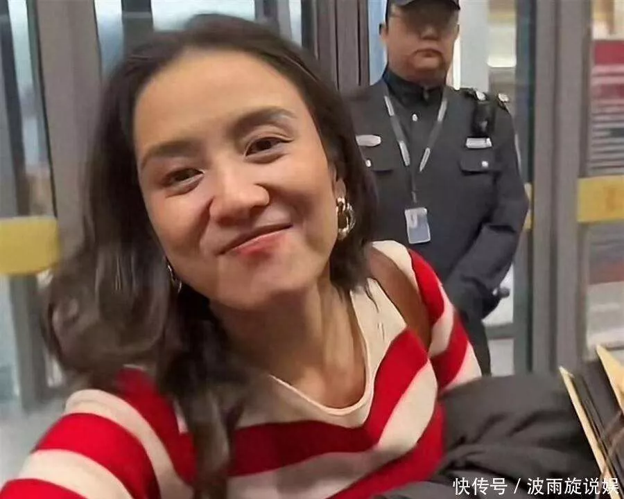 43岁宋佳近照：满脸褶子赢了