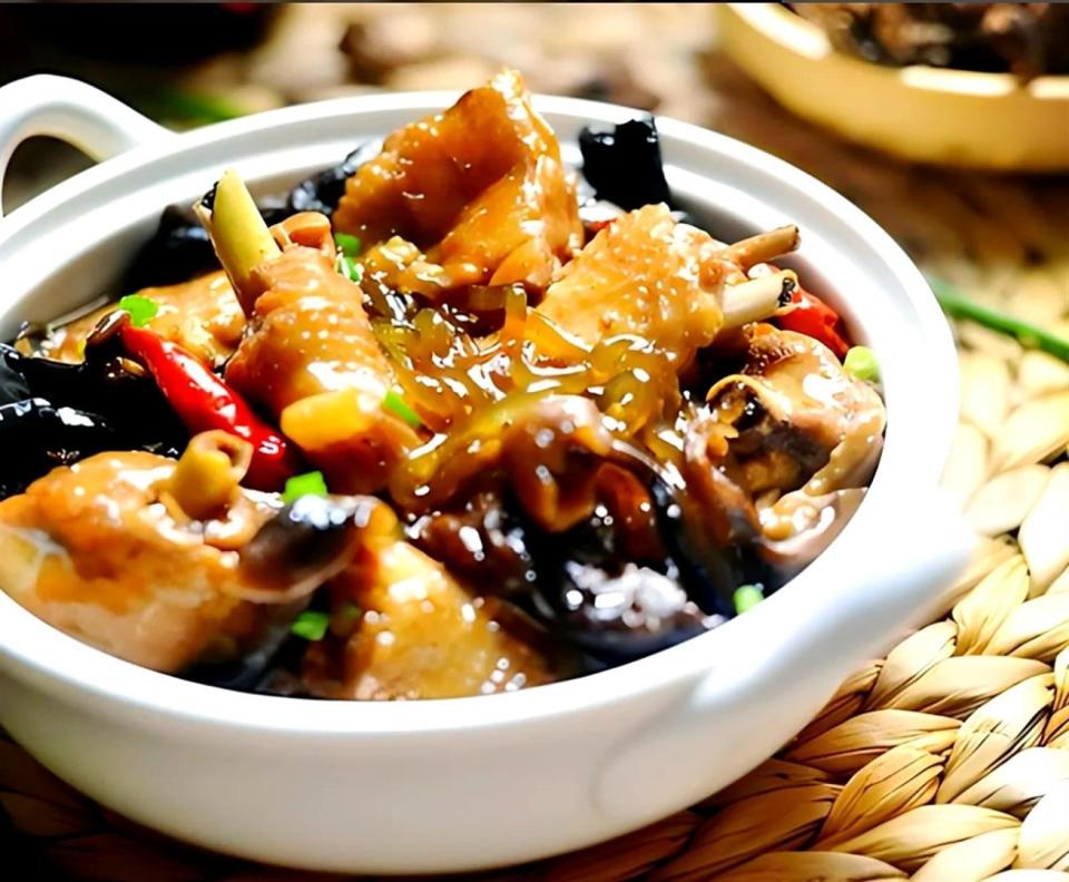 梁小龙沈阳老婆的故事：26岁被安排在宾馆上班 养儿女和继女