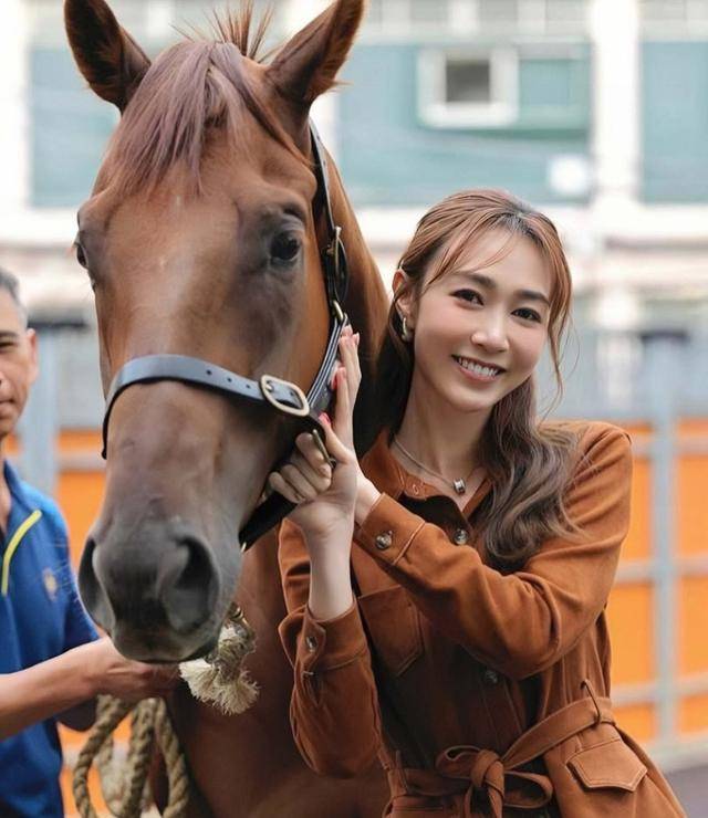 恭喜！TVB知名女星突然富贵成马主 爱驹拉头马获254万奖金